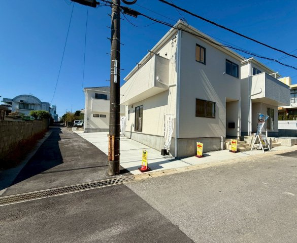 クレイドルガーデン糸満市座波 第２・３号棟の前面道路含む現地写真|縦列２台駐車可能スペース付き！お気軽にお問い合わせください♪