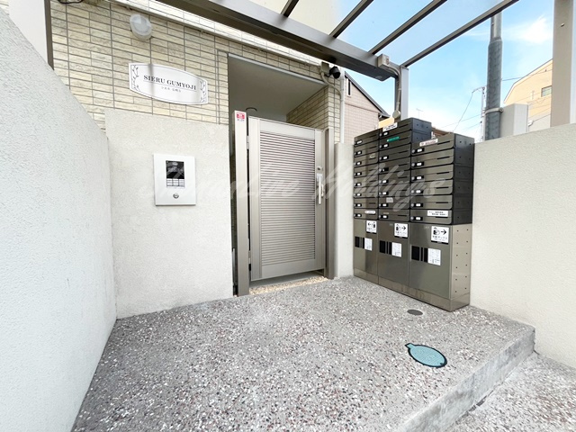 シエル弘明寺のエントランス|オートロック完備♪