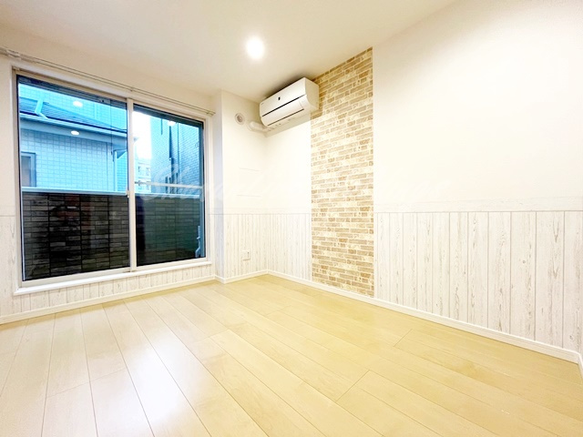 シエル弘明寺の居間・リビング|日当たり良好の洋室♪