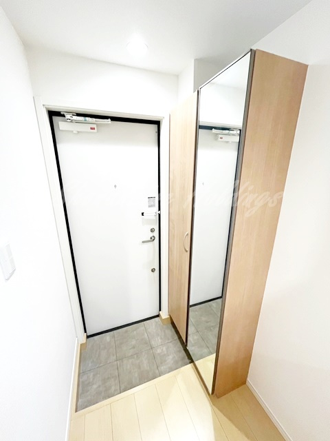 シエル弘明寺の玄関|シューズボックスございます♪