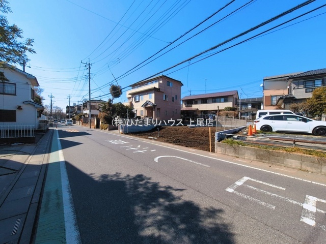 見沼区風渡野396番　新築戸建　ハートフルAの前面道路含む現地写真