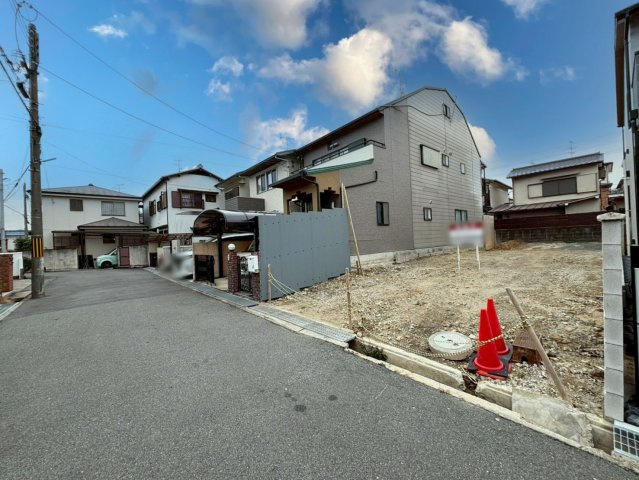 寺戸町山縄手　条件無し土地の前面道路含む現地写真|【現地】
