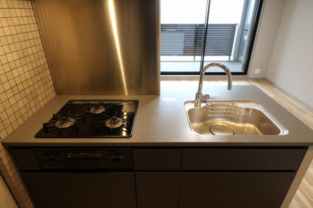 ザ・プラセシオン金山のキッチン|お料理に便利な三口コンロ