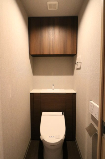 ザ・プラセシオン金山のトイレ|収納力のあるトイレ