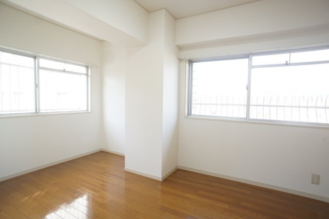 メルヘン宝塚の居間・リビング