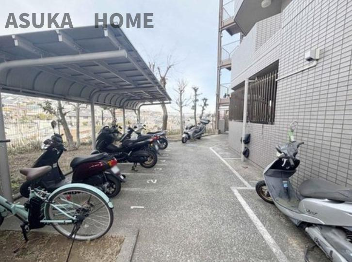 サンヴェール上永谷のその他|バイク置き場がございます。
