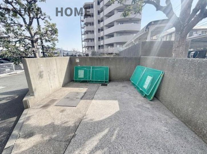 サンヴェール上永谷のその他共用部分|ごみ置き場の様子です。きれいに清掃されています。