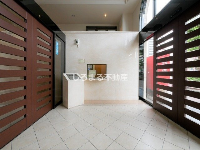 S-RESIDENCE難波Vialeのエントランス