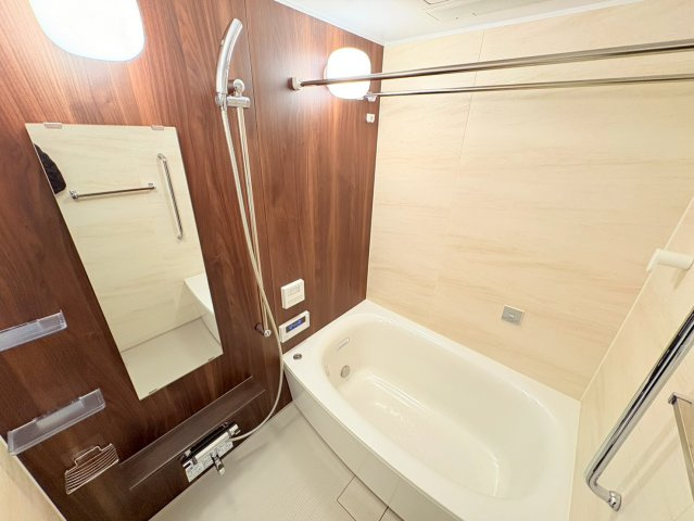 プレサンスロジェ京都西大路の浴室