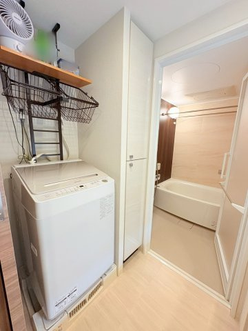 プレサンスロジェ京都西大路の玄関