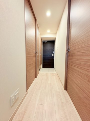 プレサンスロジェ京都西大路の玄関