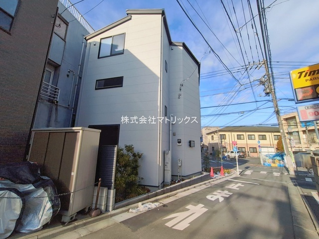 板橋区大谷口北町　角地×耐震　車庫付ハイグレード住宅　限定1棟の前面道路含む現地写真