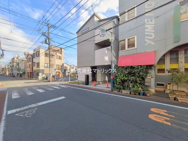 板橋区大谷口北町　角地×耐震　車庫付ハイグレード住宅　限定1棟の前面道路含む現地写真