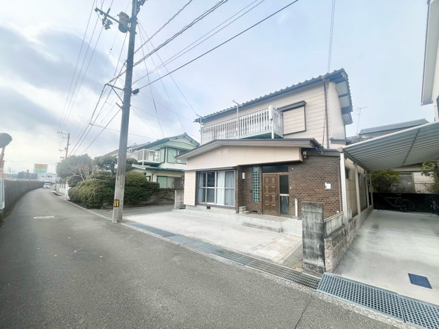「眺望良好」高知市東石立町　中古住宅の前面道路含む現地写真|前面道路含む現地写真です。