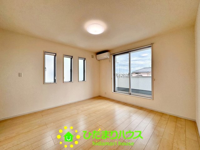 杉戸町下高野　中古一戸建ての寝室