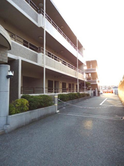 【外観】 | ステイツ雲雀丘花屋敷　1階