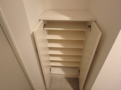 【玄関】 | ＰＩＮＯ甲東園 | 収納もある玄関です