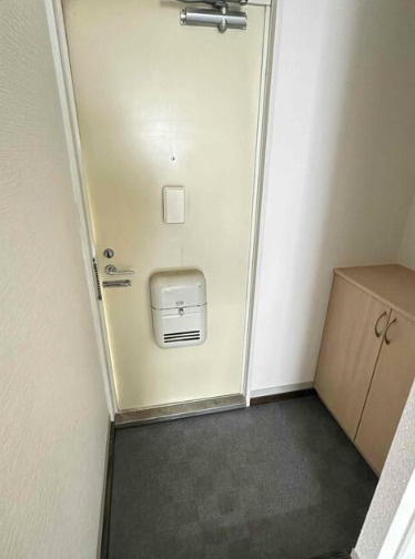 ハイネスSAの玄関