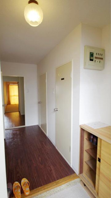 【玄関】 | パラシオン五月女 | 収納もある玄関です