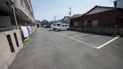 【駐車場】 | パラシオン五月女 | 駐車場があるので、車を買う予定の方も安心です