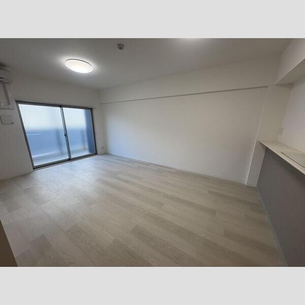 エクセルハイム東灘の居間・リビング|こちらの居間で趣味の時間をお楽しみください