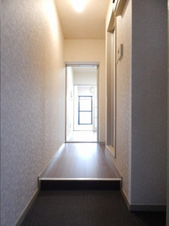 【玄関】 | ※写真は同物件内、別のお部屋の様子です