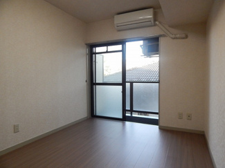 【洋室】 | ※写真は同物件内、別のお部屋の様子です