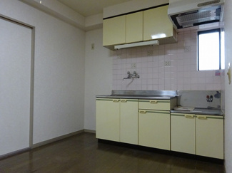 【キッチン】 | ※写真は同物件内、別のお部屋の様子です