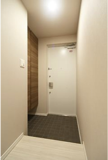 ガーデニエール砧　WESTの玄関