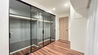 【洋室】 | THE TOKYO TOWERS MID TOWER | 個人の部屋や寝室として使える洋室です