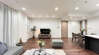 【居間・リビング】 | THE TOKYO TOWERS MID TOWER | こちらの居間で趣味の時間をお楽しみください