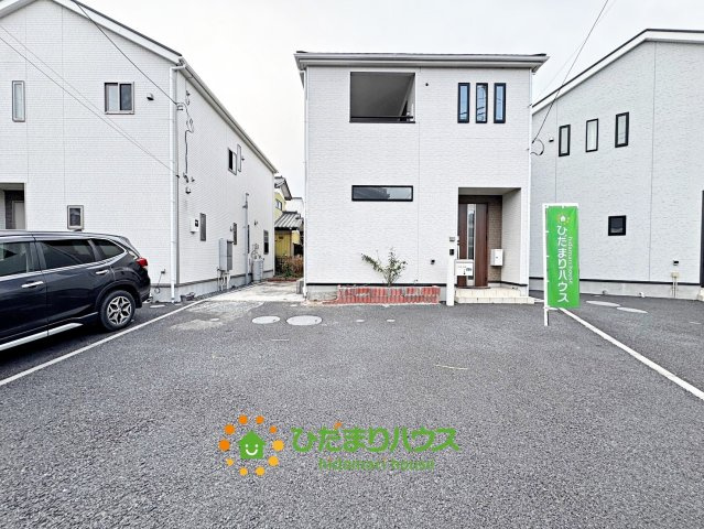 幸手市中５丁目　中古一戸建ての駐車場