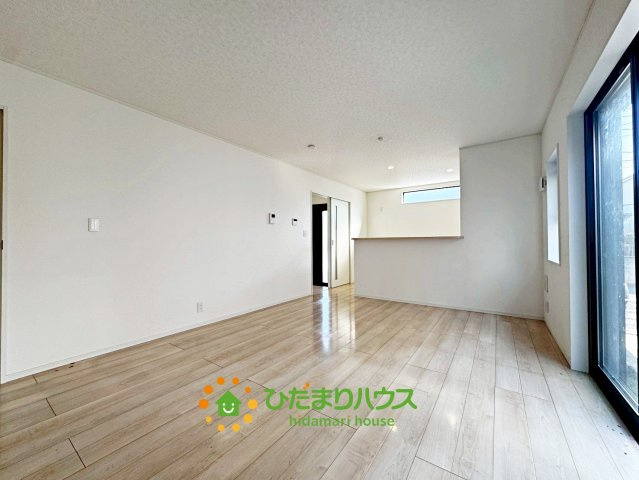 幸手市中５丁目　中古一戸建ての居間・リビング