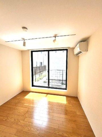 ORIENTAL APARTMENTの居間・リビング