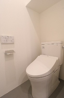 ORIENTAL APARTMENTのトイレ