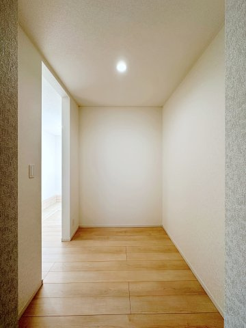 ●安佐北区落合南3丁目No.1の収納|収納スペース☆
ファミリークロークやパントリー収納として便利です♪