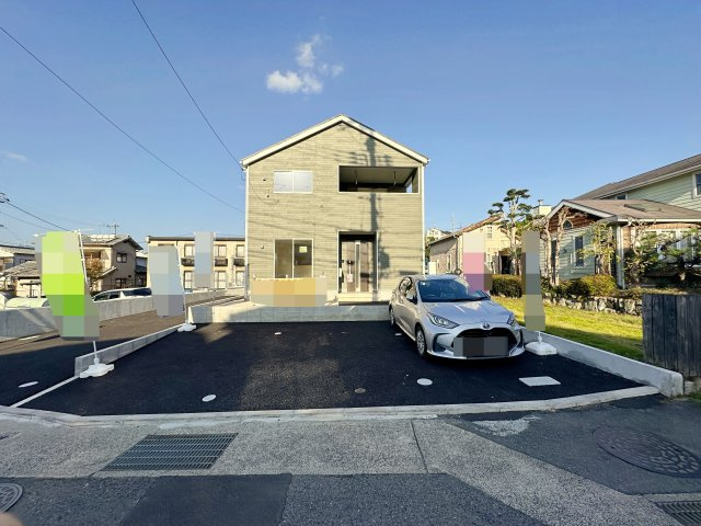 ●安佐北区落合南3丁目No.1の駐車場|車は並列3台駐車可能☆
広々とした駐車スペースは来客時なども安心なので気軽に家族や友人を招くことができます♪