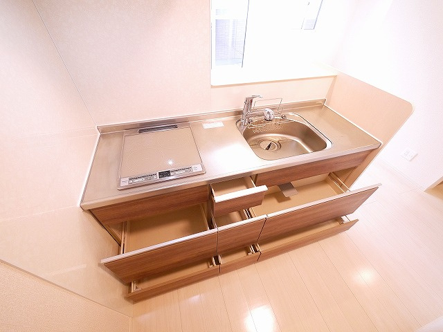 シャン　ドゥ　フルールのキッチン|お料理しやすいキッチンです