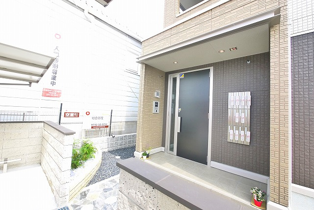 シャン　ドゥ　フルールのエントランス|清潔なエントランスです