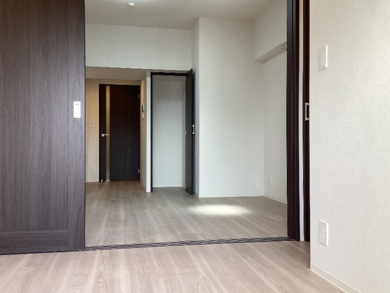 オークレジデンス亀沢の洋室|別部屋画像です