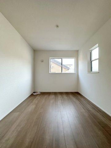 西区古江西町の洋室|2階6.5帖の洋室☆