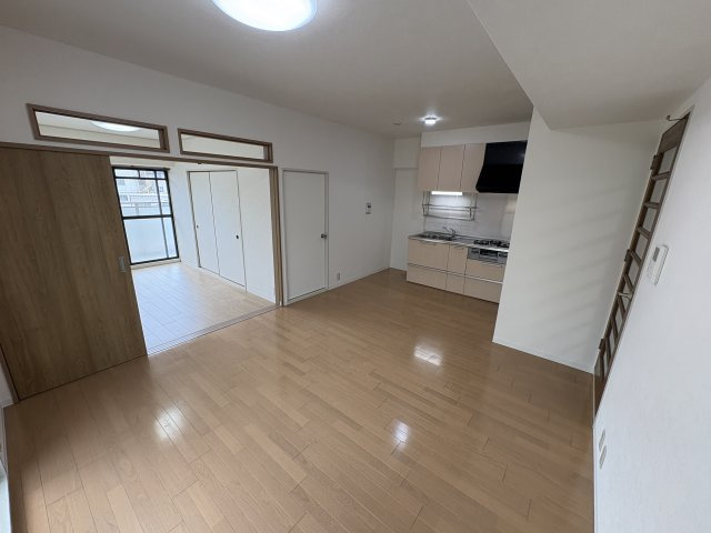 ベルダ鈴蘭台の居間・リビング