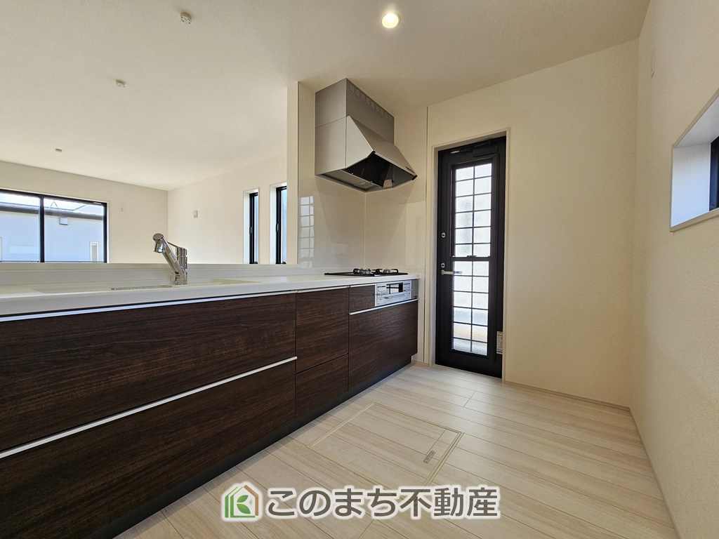 LiveleGarden.S栃木都賀町平川第3のキッチン|人気の対面式キッチン☆料理をしながらご家族とコミュニケーションが取れます♪