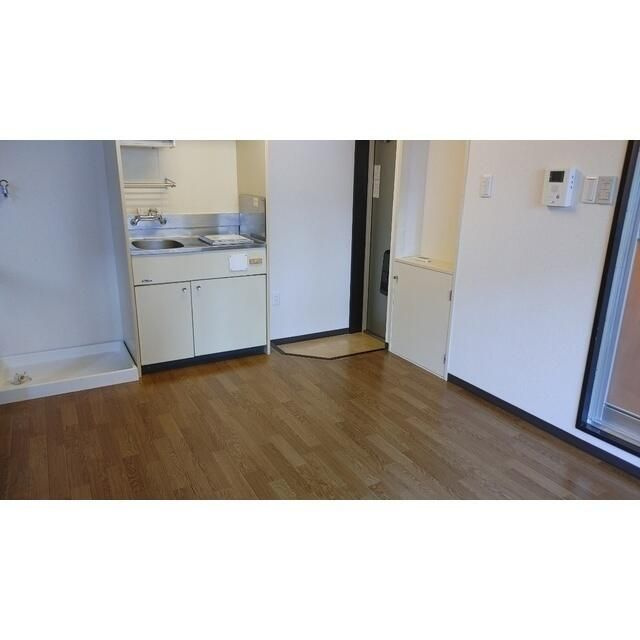 プロスペリタ池袋の居間・リビング