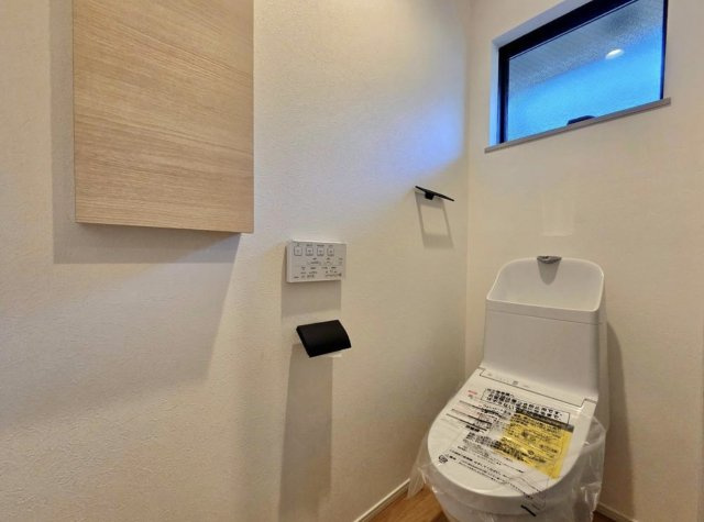 茅ヶ崎市小和田1丁目　新築戸建のトイレ