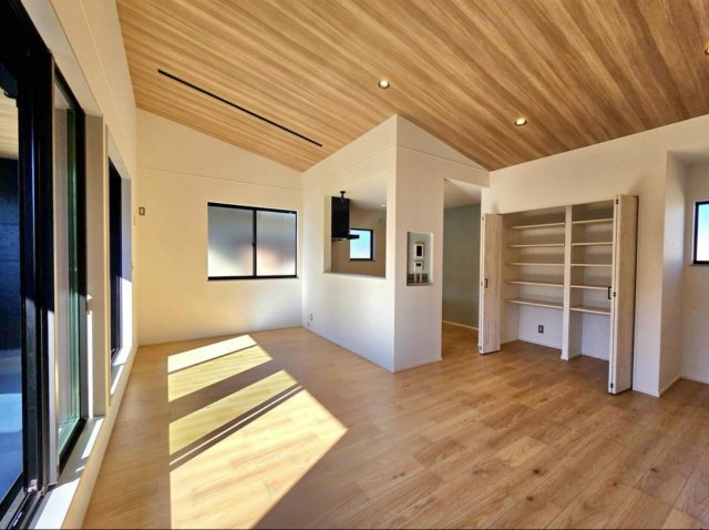 茅ヶ崎市小和田1丁目　新築戸建の居間・リビング