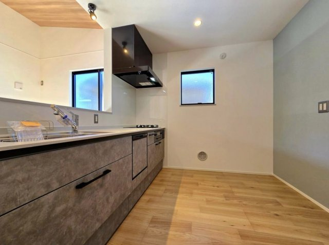 茅ヶ崎市小和田1丁目　新築戸建のキッチン