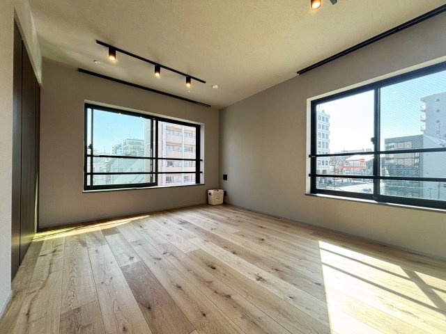 【寝室】 | アローズ茗荷谷 | 9.2帖洋室