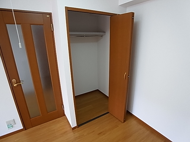 神戸市兵庫区松本通２丁目の賃貸マンションの収納|クローゼット