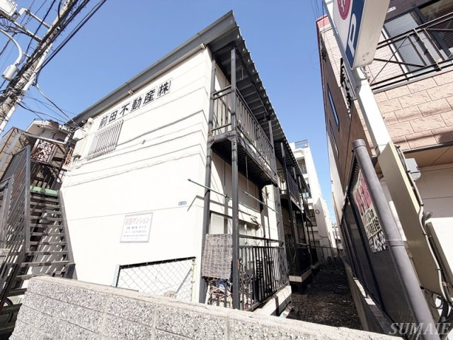 前田マンションの外観|奥にあるマンションです☆